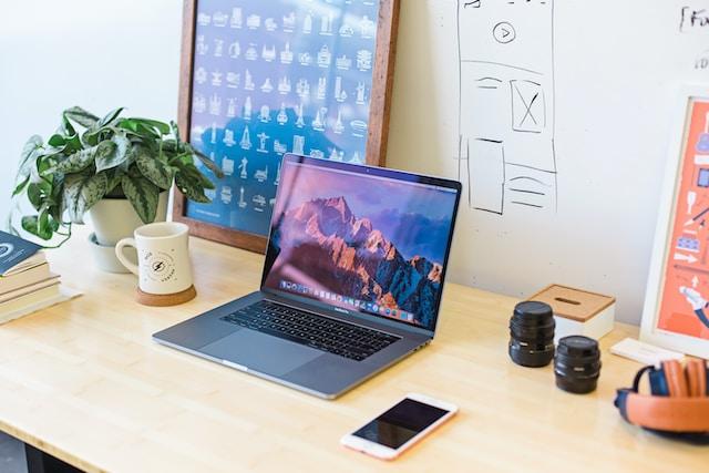 10 Ways To Declutter And Reorganize Your Desk For Ultimate Productivity