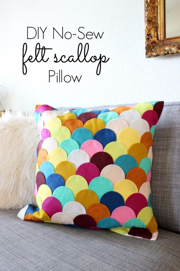 No-Sew Felt Scalloped Pillow