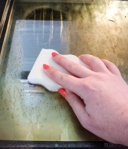Spotlessly Clean Your Oven