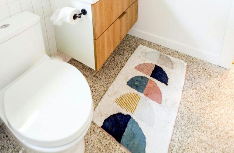 17 Easy DIY Bathroom Mats That Are Stylish And Cozy
