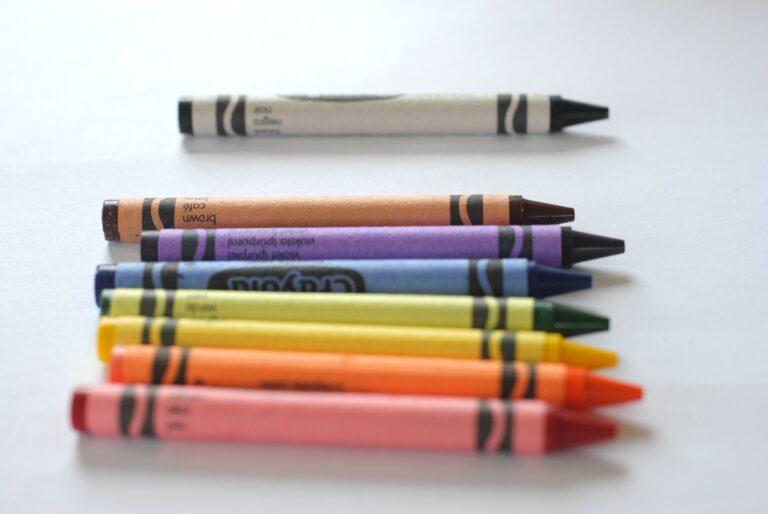 15 Cool Melted Crayon Crafts That Will Make Your Day