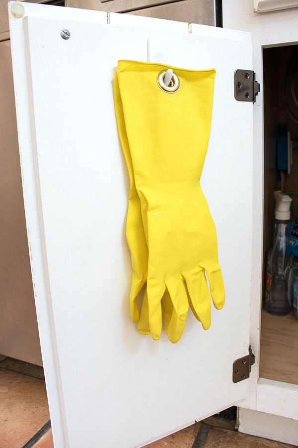 Command Hook Gloves Hanger