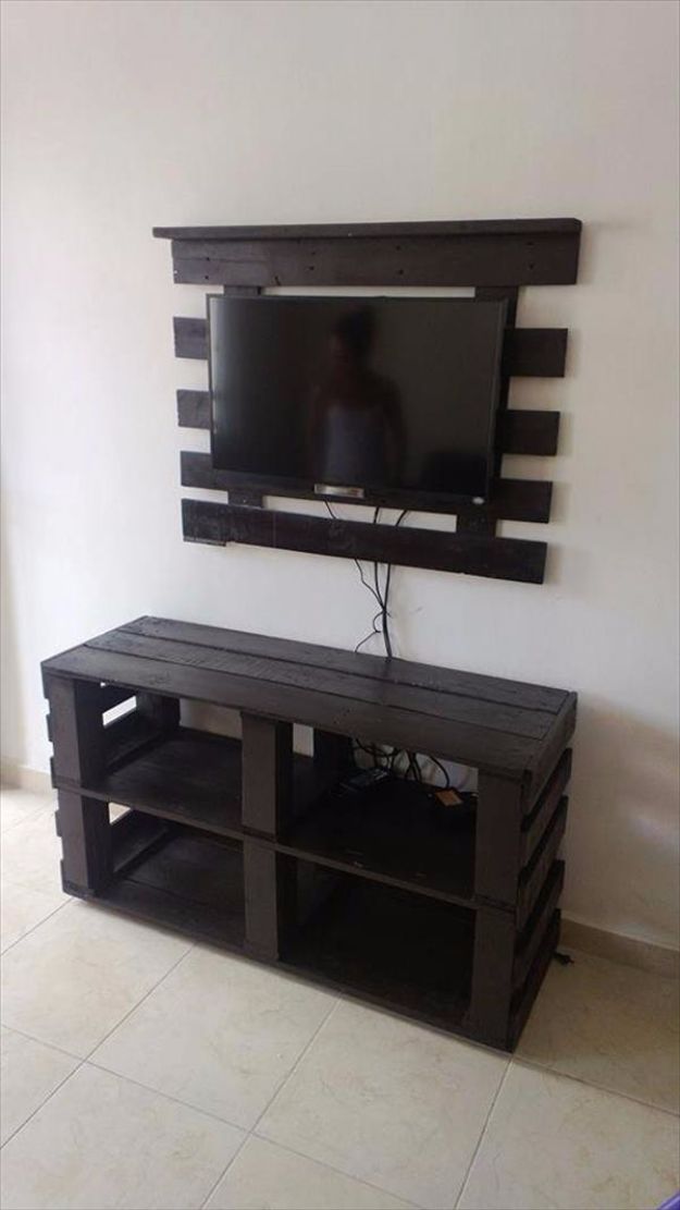 DIY Pallet Media Console And TV Stand