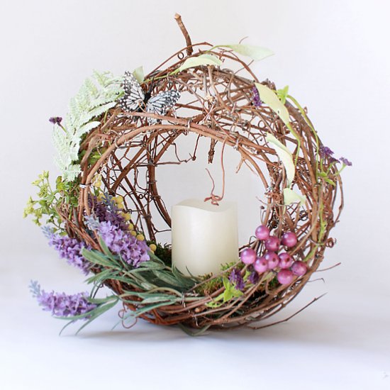 DIY Spring Wreaths - Pekaboo Grapevine Wreath