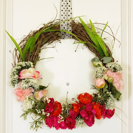 DIY Spring Wreaths - Polka Dot Spring Wreath