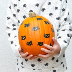 Finger Painting No Carve Pumpkin