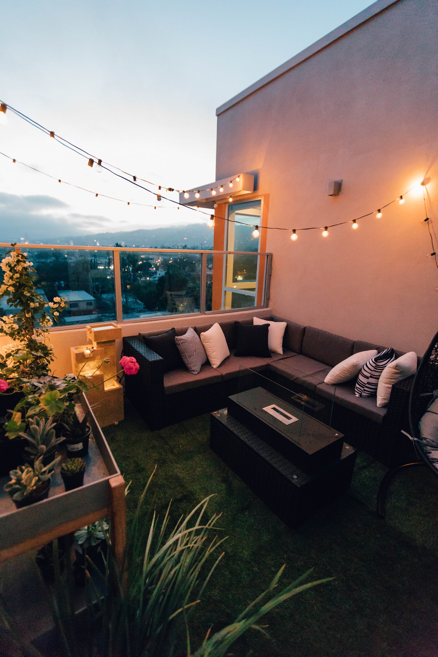 tips for decorating a balcony on a budget