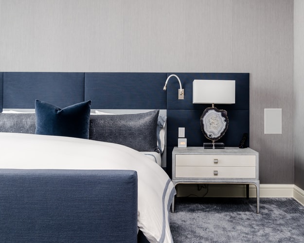 what color should nightstands be