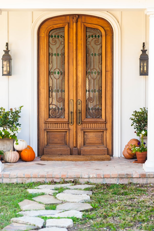 ways to decorate front door for luck