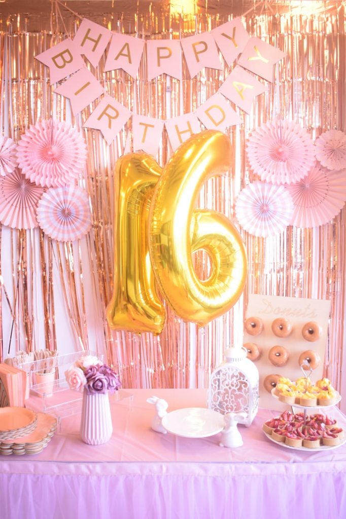 Ways to decorate room for birthday