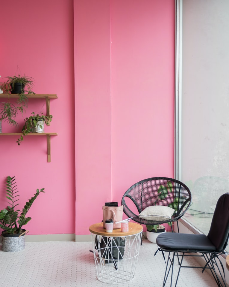 decorate a pink room