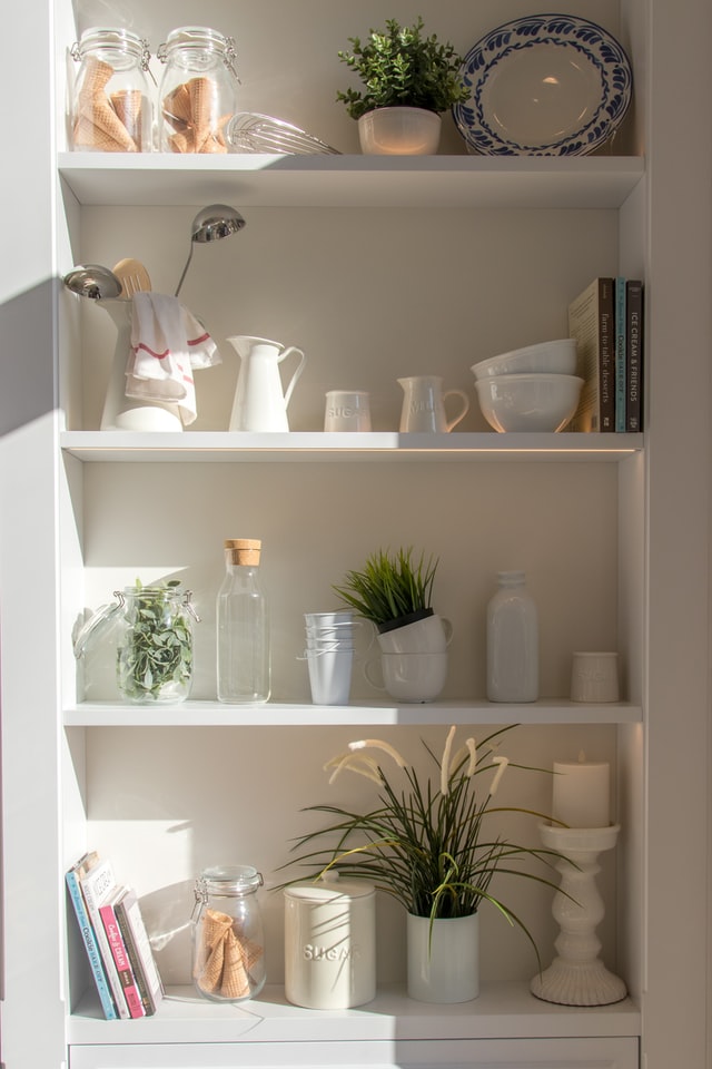 open kitchen shelves decor