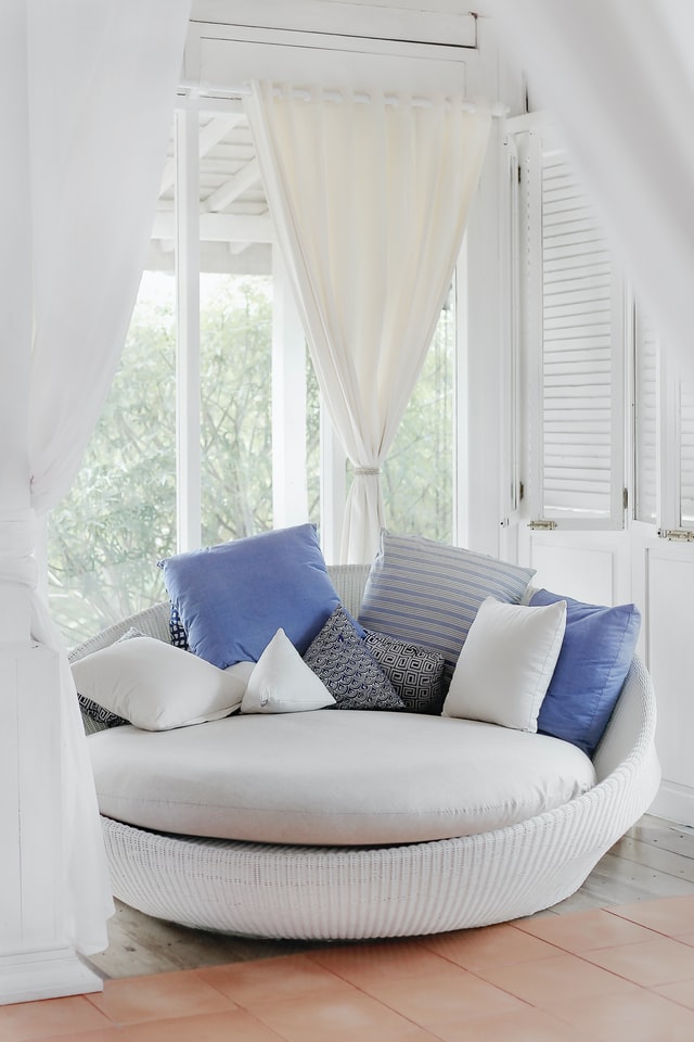 tips for keeping outdoor curtains from blowing