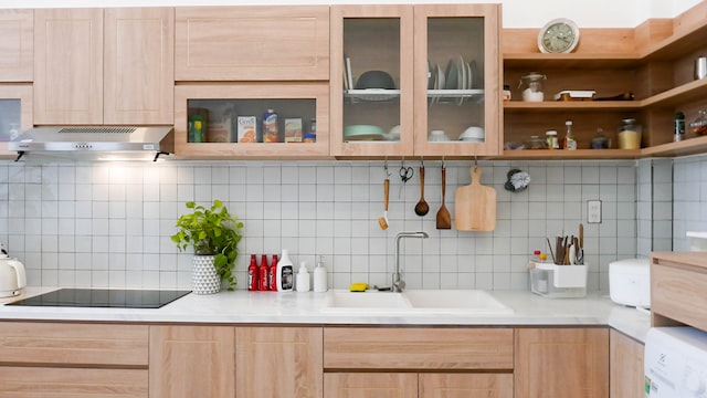 Tips for decorating above kitchen cabinets