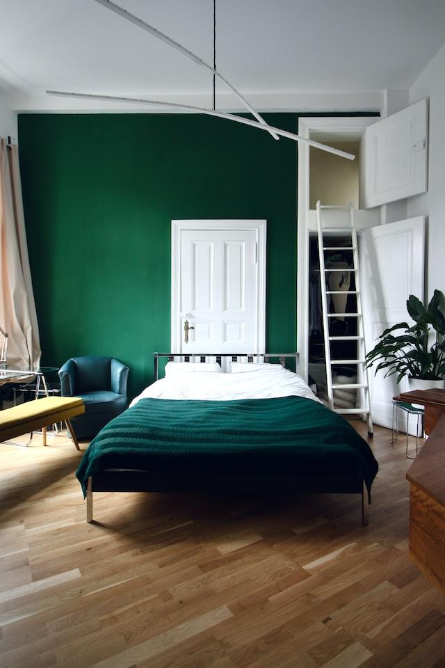 bedding colors for green bedroom