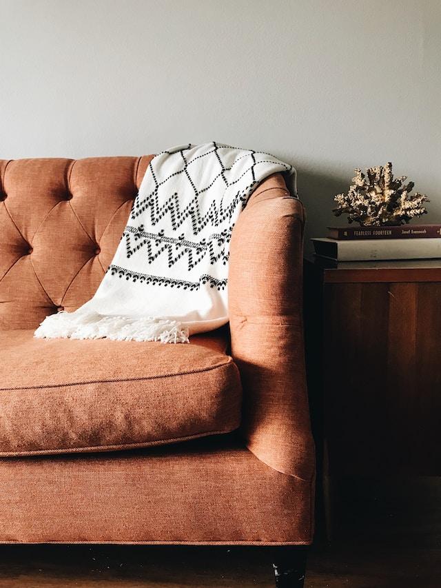 ways to style couch with throw