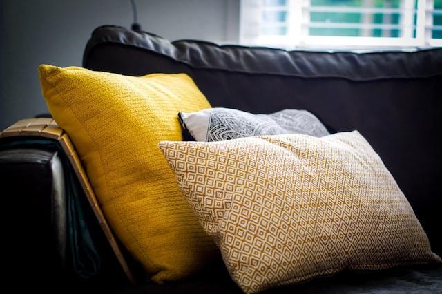 best throw pillows for dark gray couch