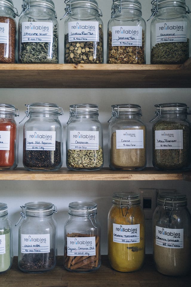 how to organize and declutter pantry tips
