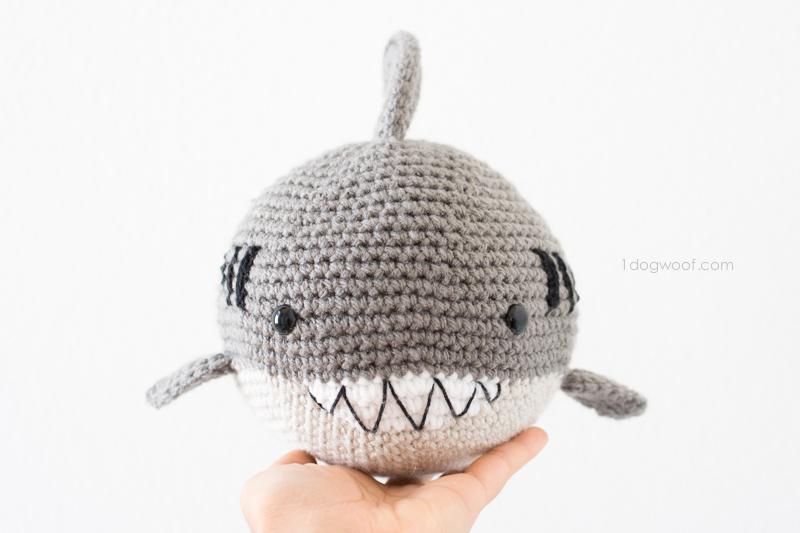 Crochet Shark Amigurumi

