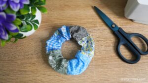 how to sew patchwork scrunchie